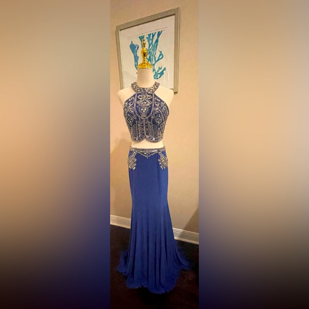 101 Elegant Blue Embellished Evening Gown